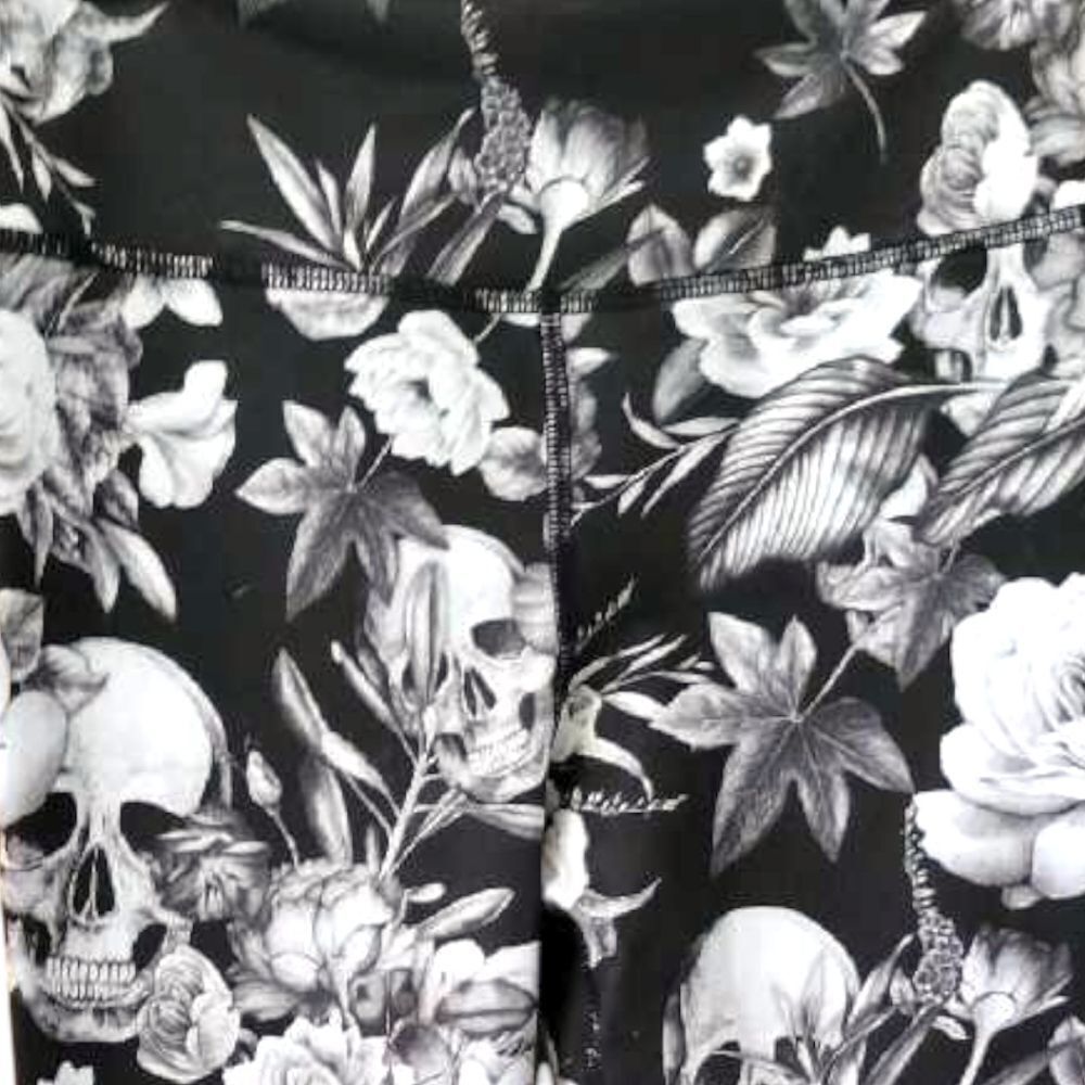 Women's Evaluation & Creation Rose/Skull Design Leggings. - Picture 3 of 6